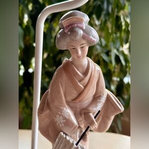 Vintage Japanese female figure hand painted Table Lamp (Ardalt Lenwile)